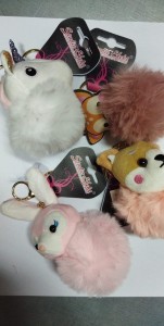 AA Brelok do kluczy POMPONY MASKOTKI 